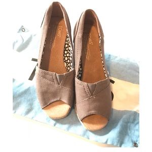 ✨TOMS Wedged Sandals (NEW) NWOT